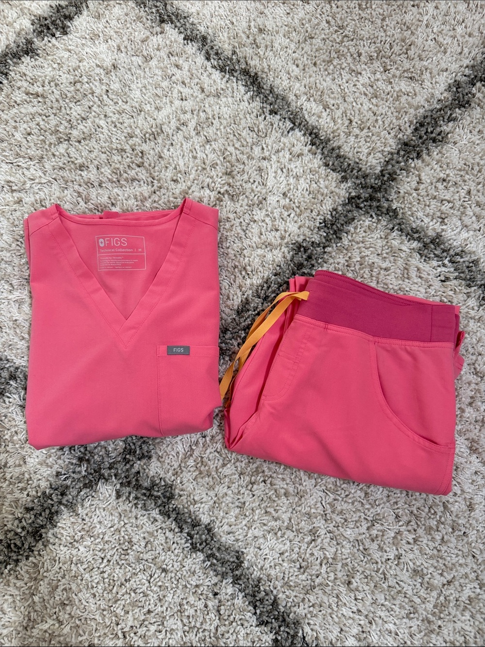 Figs Scrub Set in Neon Pink